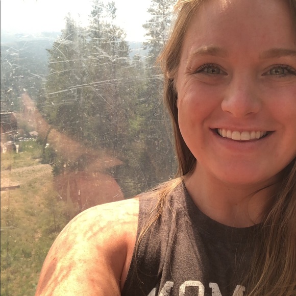 Meet your Posher, Danielle - Picture 1 of 1